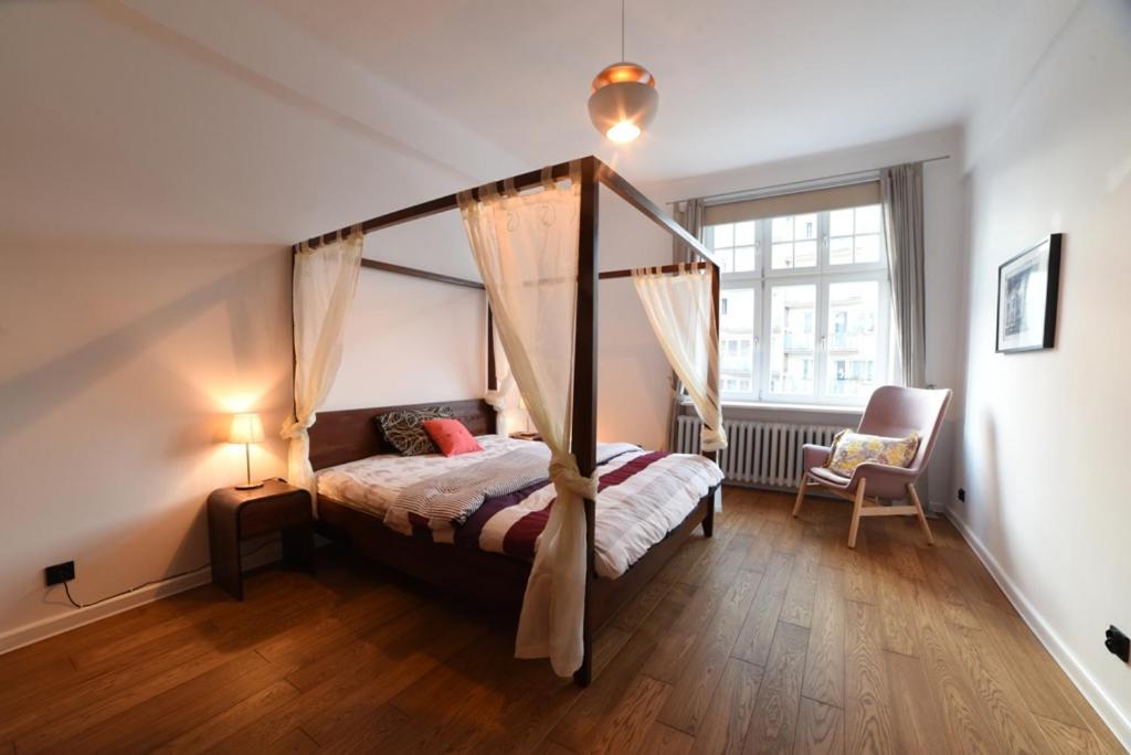 Designer Apartment 110M2 With King Size Beds & Equipped Kitchen Krakow Exterior photo